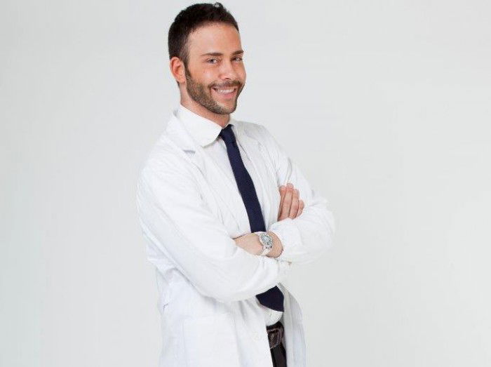 Giacomo Urtis ospite in radio: “Eva Grimaldi e Samantha De Grenet sono le più false. E non sarà Raz Degan a vincere perché…” article-post