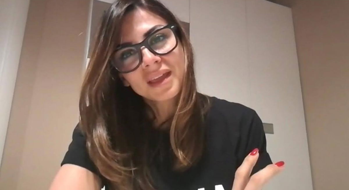 ‘Uomini e Donne’, l’ex tronista Serena Enardu annuncia: “Alcune mie recenti dichiarazioni sono state travisate. Mi hanno diffamato e sono pronta a querelare!” article-post