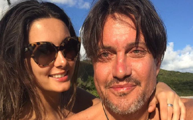 Cristiano De André, la fidanzata lo difende: “Non mi ha picchiata, non parliamone più!” preview