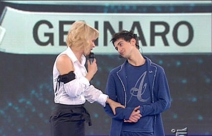 Gennaro Siciliano, ex ballerino di ‘Amici 7’, si scaglia contro Maria De Filippi: “Si crede Dio!” preview