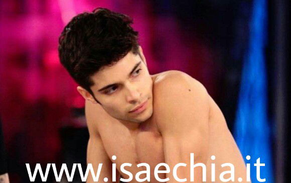 Oliviero Bifulco dopo l’eliminazione da ‘Amici 16’ difende Morgan: “Tutto quello che ha fatto è stato per il bene dei ragazzi!” article-post