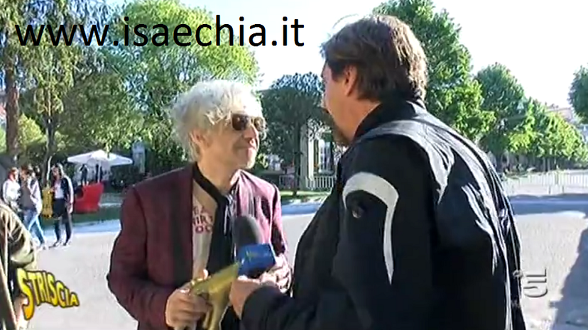 ‘Striscia La Notizia’, Morgan riceve il Tapiro D’Oro dopo la sua uscita di scena da ‘Amici 16’ (video) preview