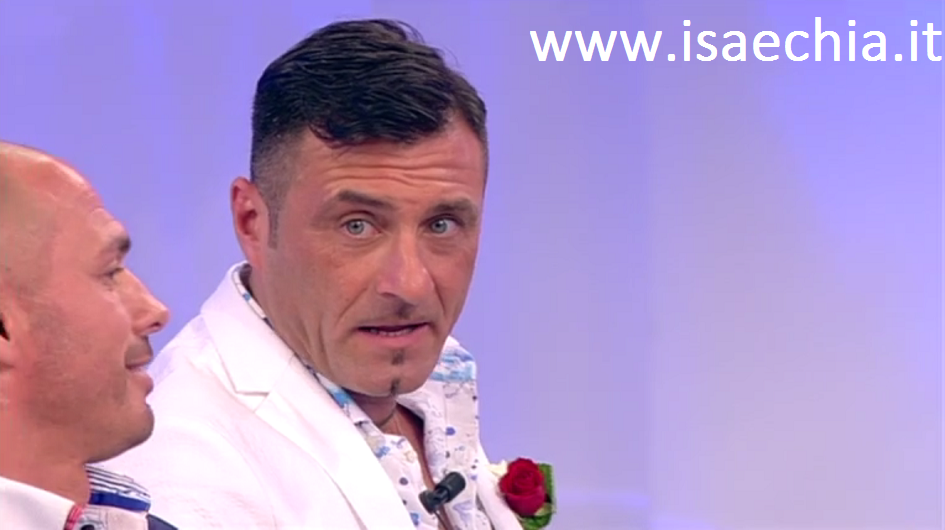 Sossio Aruta nuovamente contro l’ex moglie: “Trascorrevi intere giornate fuori con un tuo collega mentre io lavoravo nei campi per la nostra famiglia!” article-post