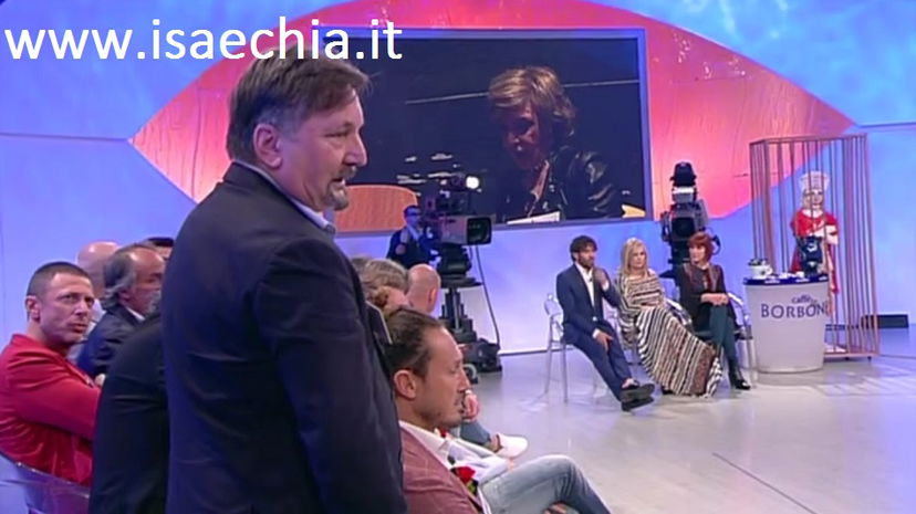 ‘Uomini e Donne’: l’opinione di Chia sulla puntata del Trono over del 21/04/17 preview