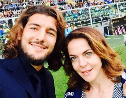 ‘Isola 11’, prosegue a gonfie vele la storia d’amore tra Andrea Preti e Claudia Gerini (foto) article-post