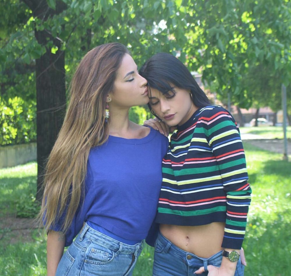 Lidia e Jessica Vella a IsaeChia.it: “Dopo il ‘Grande Fratello 14’ siamo sbarcate su YouTube! Ecco com’è nata l’idea…” article-post