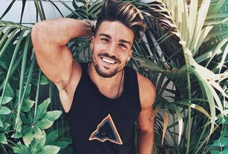 Mariano Di Vaio diventa cantante e fa discutere con un video pubblicato sui social… preview