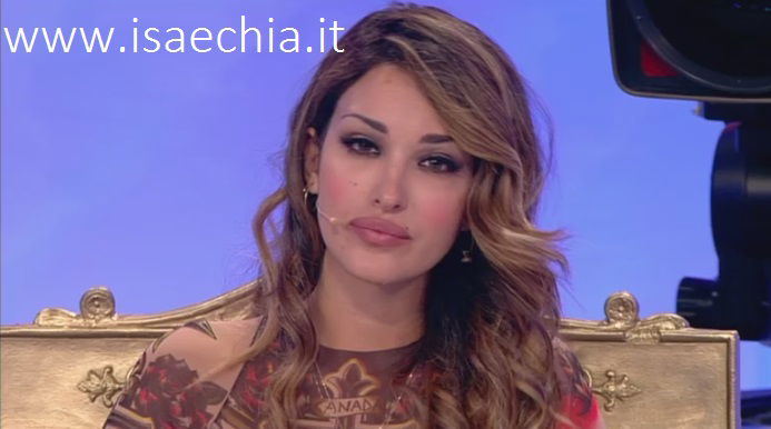 Rosa Perrotta si difende da chi l’accusa per i suoi presunti chili di troppo: “Posso consigliarvi un buon dolce per combattere la vostra acidità!” preview