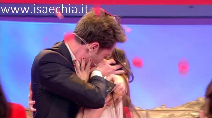 ‘Uomini e Donne’: l’opinione di Isa sulla scelta di Marco Cartasegna del 9/05/17 preview