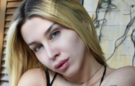 ‘Grande Fratello Vip’, pioggia di critiche per Asia Nuccetelli, e lei si difende: “Con i vostri insulti mi sale l’autostima!” preview