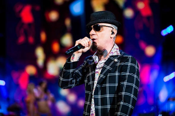 J-Ax si confessa e parla della paternità: “Sento che non posso più vivere come prima, perché…” article-post