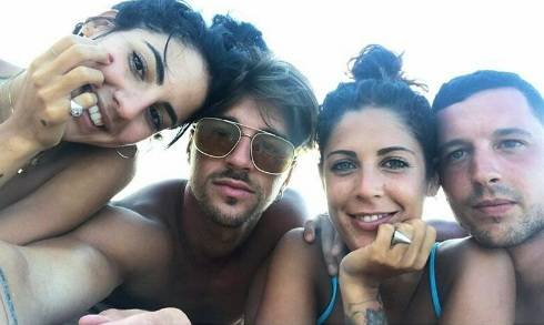 ‘Uomini e Donne’, Andrea Damante e Giulia De Lellis con Martina Luchena e il suo fidanzato Daniele Milani in vacanza a Formentera (foto) preview