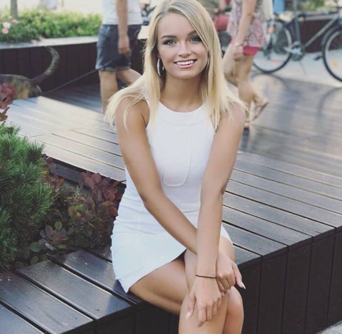 Mercedesz Henger rivela: “In molti mi avevano detto che per lavorare in questo mondo dovevo sottopormi alla chirurgia, ma io…” article-post