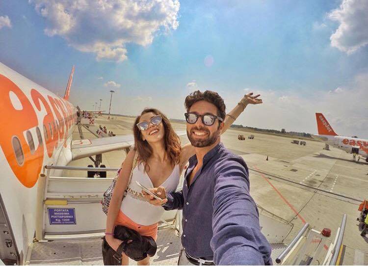 ‘Uomini e Donne’, Claudio D’Angelo e Ginevra Pisani criticati per la foto ‘hot’. E l’ex tronista si difende: “Andate su altri profili se la nostra felicità vi disturba tanto!” preview