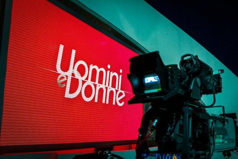 Uomini e Donne, famosa ex corteggiatrice sui social: “Seguita settimanalmente dalla psicologa e mensilmente dallo psichiatra” preview