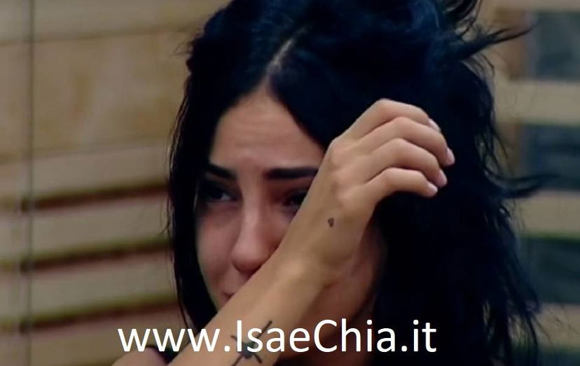 ‘Grande Fratello Vip 2’, Giulia De Lellis tra dubbi e paure: “E se Andrea Damante non sentisse la mia mancanza?” preview