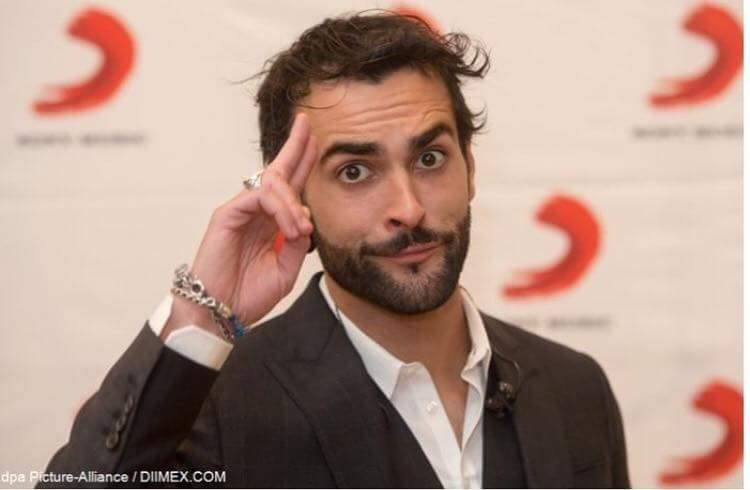 Fattore M: spazio dedicato a Marco Mengoni. Marco e gli eventi della Milano Fashion Week. Mengoni&Ferro su RaiUno? preview