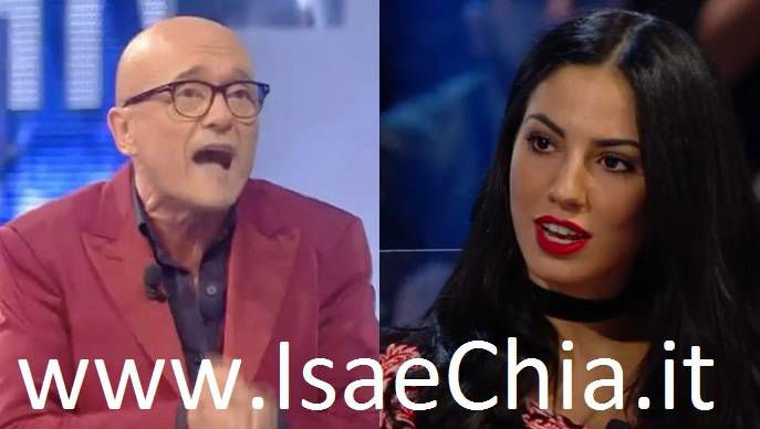 Alfonso Signorini ancora contro Giulia De Lellis: “Vive del mio riflesso, quindi ho deciso di non occuparmi più di lei per non darle luce. Per me d’ora in poi sarà trasparente!” preview