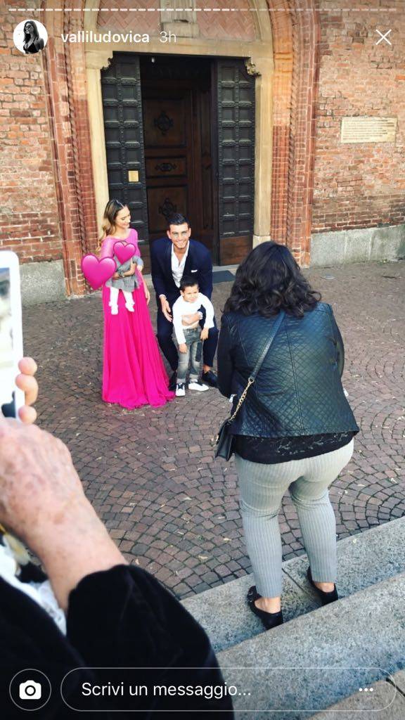 ‘Uomini e Donne’, Marco Fantini e Beatrice Valli hanno battezzato la piccola Bianca: ecco tutte le foto! preview