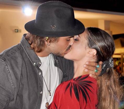 Cecilia Rodriguez chiede un segnale da parte del fidanzato Francesco Monte e lui corre a Cinecittà, fuori dalla Casa del ‘Grande Fratello Vip 2’, però… preview