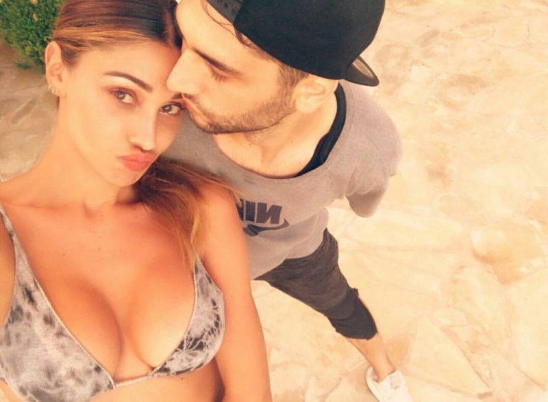 Belen Rodriguez difende il fratello Jeremias: “Ma voi nella vita di tutti i giorni non vi arrabbiate con nessuno e non lo riempite di parolacce?” preview