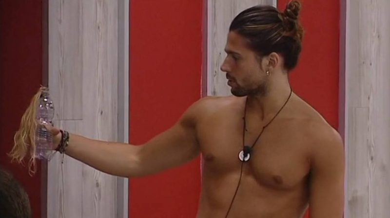 Luca Onestini nella Casa del ‘Grande Fratello Vip 2’ continua a pensare a Soleil Sorge e intanto lei… preview