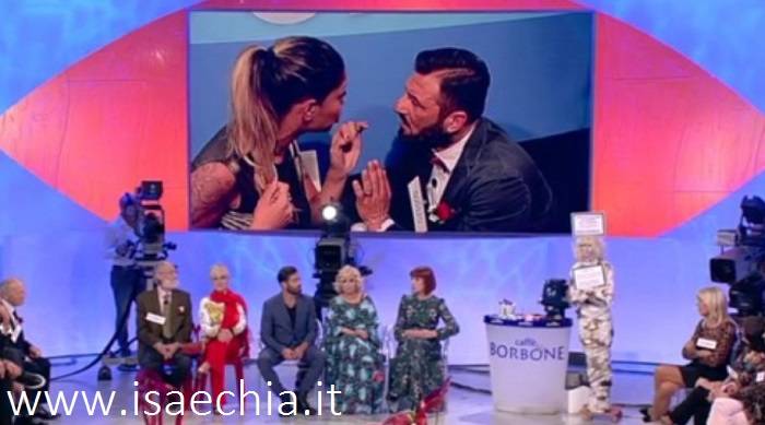 ‘Uomini e Donne’: l’opinione di Isa sulla puntata del Trono over del 26/10/17 article-post