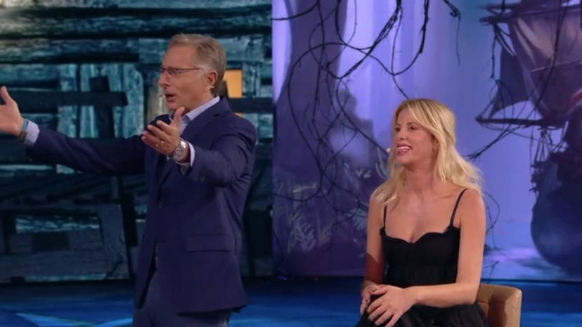 Alessia Marcuzzi a ‘Chi Ha Incastrato Peter Pan?’ rivela: “A gennaio inizierà ‘L’Isola Dei Famosi 13’!” preview