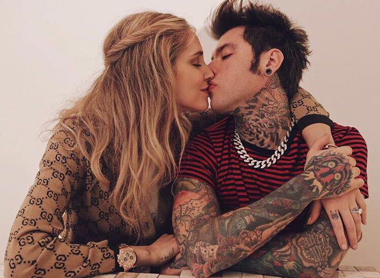 Fedez e Chiara Ferragni, dal nome del piccolo in arrivo al parto all’estero: ecco tutte le curiosità sulla gravidanza della fashion blogger preview