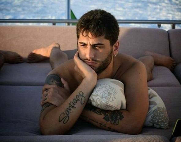 ‘Gf Vip 2’, Jeremias Rodriguez difende la sorella Cecilia: “Viviamo in una società maschilista dove una donna viene massacrata per essere stata trasparente e aver cercato la sua felicità. Dove è finita la solidarietà femminile?” article-post