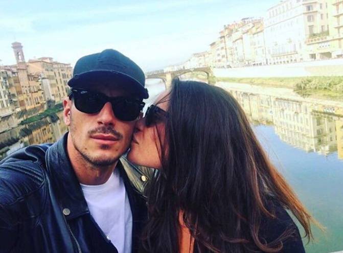 ‘Uomini e Donne’, Vittoria Deganello raggiunge Mattia Marciano a Napoli per festeggiare il compleanno dell’ex tronista (video) preview