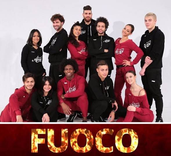 ‘Amici 17’, Annalisa Scarrone, Giovanni Caccamo e Michele Bravi sono i nuovi tutor! Vince la prima puntata la Squadra Fuoco e in sfida va… preview