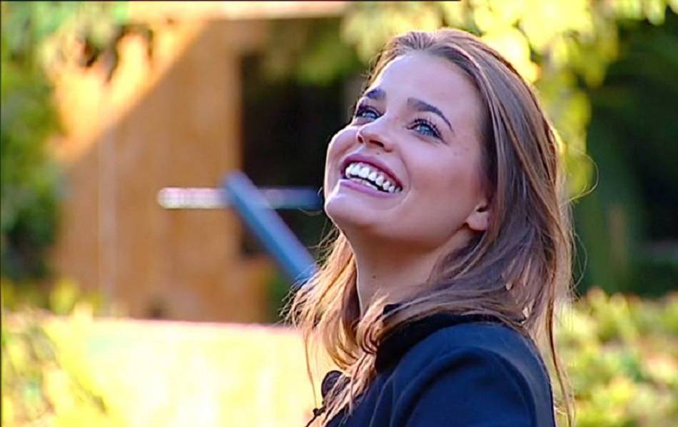 ‘Gf Vip 2’, Ivana Mrazova dichiara: “Non ho lasciato Alessandro Allevato per un altro. Se mi piace Luca Onestini? Lo vedremo col tempo. Soleil Sorge non mi è piaciuta perchè…” article-post