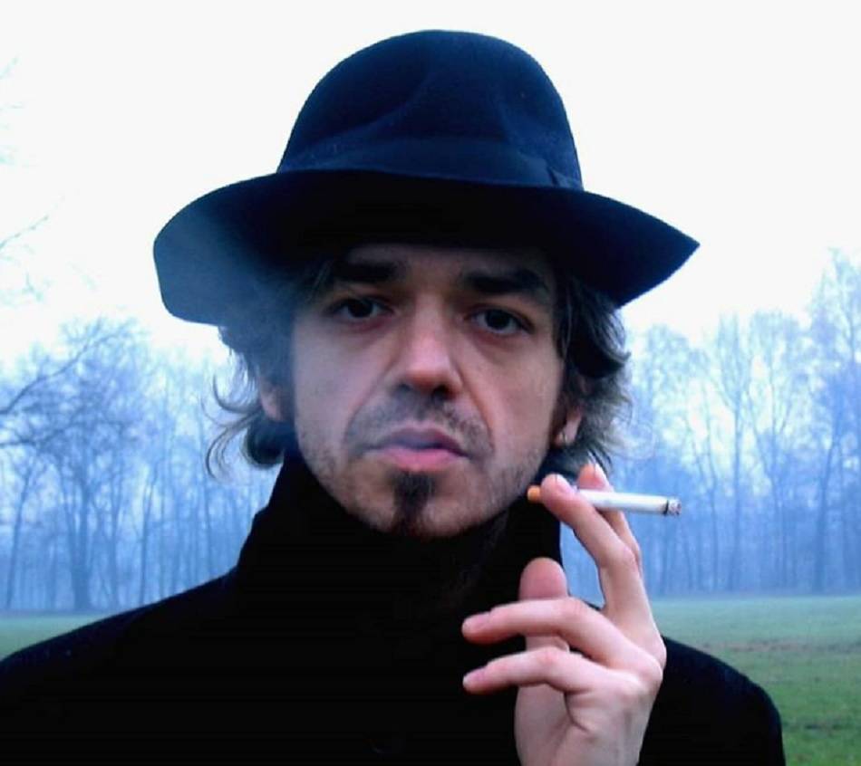 Morgan si sfoga sui social network dopo le accuse per non aver pagato gli alimenti alla figlia di Asia Argento: “L’unica cosa che importa è che Anna Lou mi voglia bene, per quanto riguarda tutto il resto…” article-post