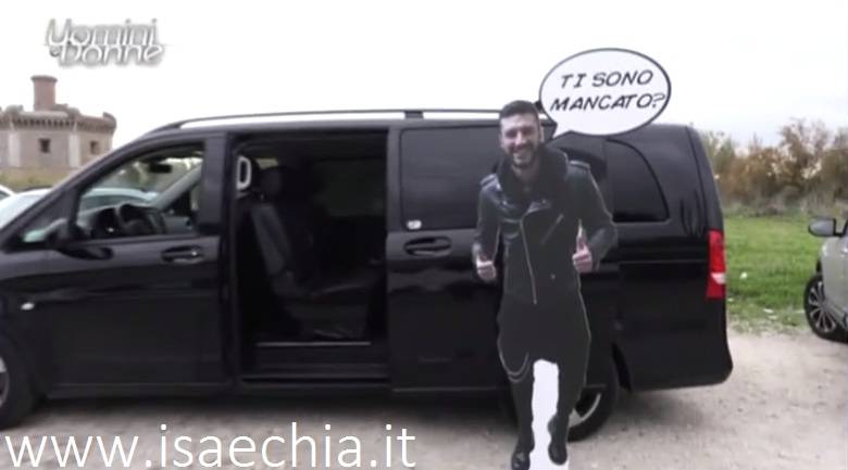 ‘Uomini e Donne’: l’opinione di Chia sulla puntata del Trono classico del 18/12/17 preview