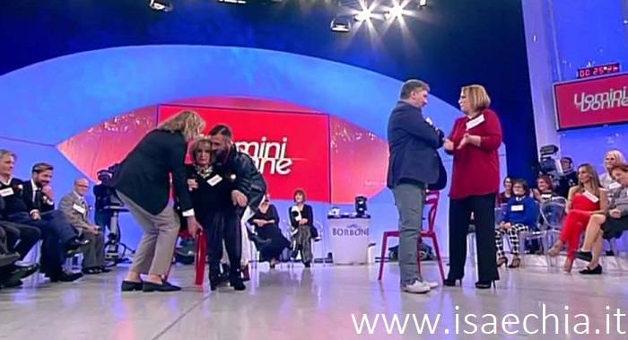 ‘Uomini e Donne’: l’opinione di Isa sulla puntata del Trono over del 7/12/17 preview