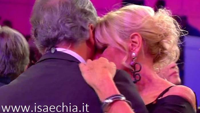 ‘Uomini e Donne’: l’opinione di Isa sulla puntata del Trono over del 21/12/17 preview