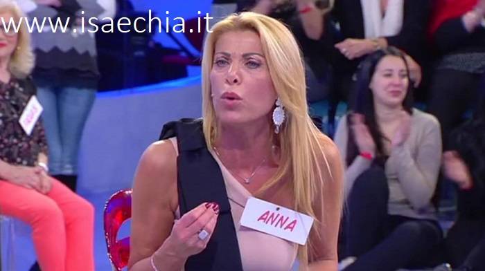 ‘Uomini e Donne’: l’opinione di Isa sulla puntata del Trono over del 14/12/17 preview