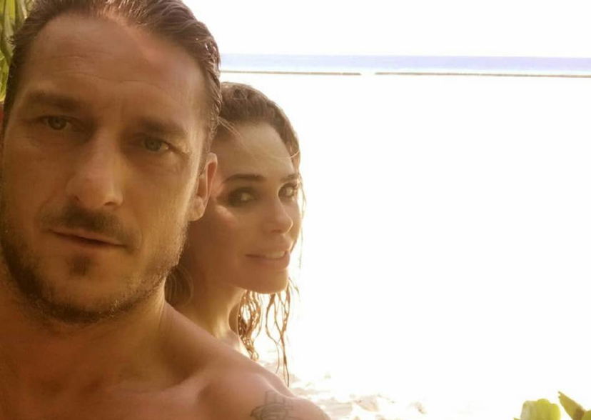 ‘Gf Vip’, Ilary Blasi condivide le immagini private della vacanza alle Maldive con Francesco Totti! (Foto) preview