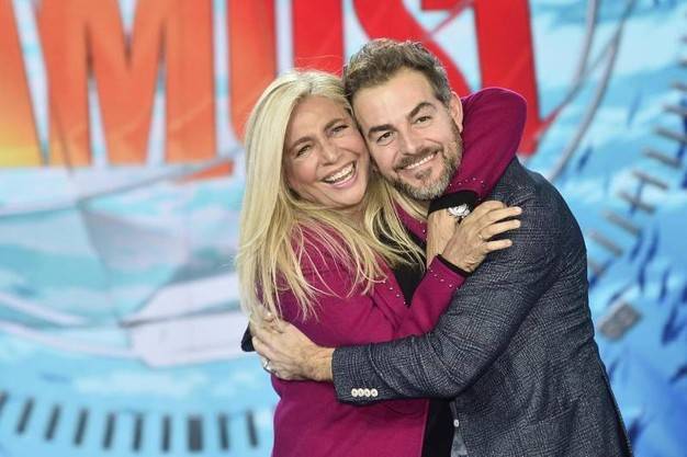 Mara Venier a proposito del rapporto con Daniele Bossari: “Di lui avrei potuto innamorarmi perdutamente!” article-post