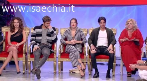 ‘Uomini e Donne’, le reazioni dei protagonisti e di alcuni volti noti dopo la puntata del Trono classico di ieri (video) preview