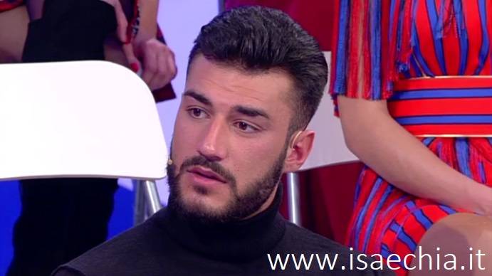 ‘Uomini e Donne’, Lorenzo Riccardi e quella diretta Instagram che fa intuire la sua preferenza tra Nilufar Addati e Sara Affi Fella (video) preview
