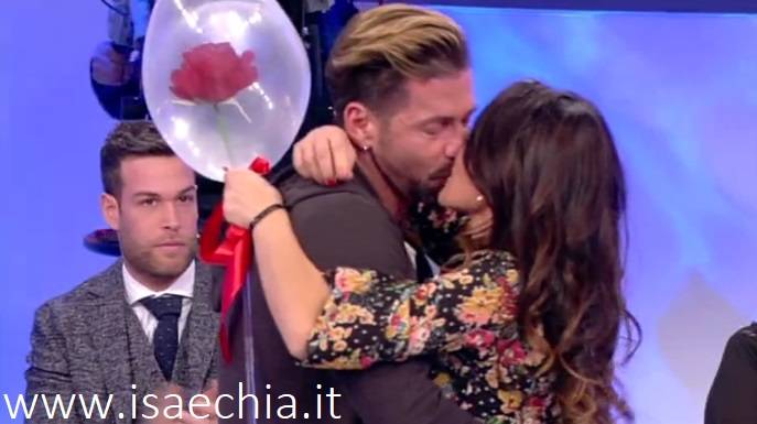 ‘Uomini e Donne’: l’opinione di Isa sulla puntata del Trono over del 17/01/18 preview