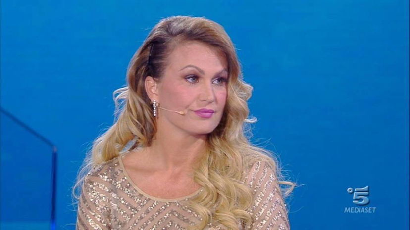 Eva Henger non si ferma più e lancia un nuovo durissimo attacco alla produzione de ‘L’Isola Dei Famosi 13 preview