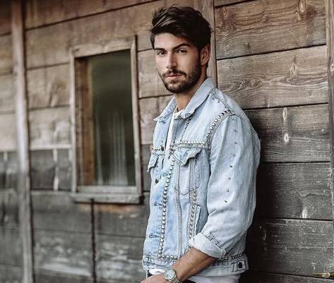 ‘Striscia La Notizia’, anche Ignazio Moser riceve il Tapiro D’Oro: il video con la sua reazione! preview