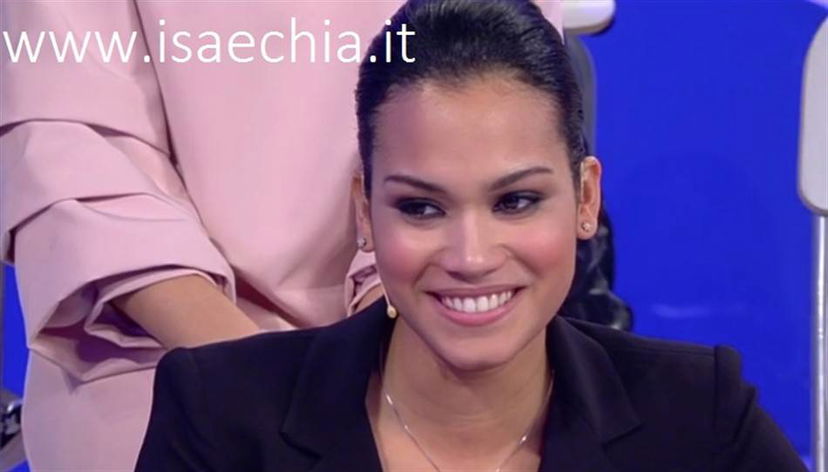 ‘Uomini e Donne’, ecco la foto del bacio tra Virginia Stablum e il suo nuovo fidanzato preview