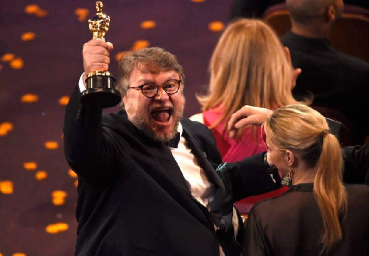 ‘Oscar 2018’, trionfo per Guillermo Del Toro e ‘La forma dell’acqua’. Tutti i vincitori e i migliori look del red carpet preview