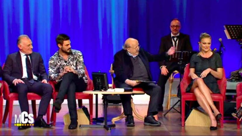 Francesco Monte al ‘Maurizio Costanzo Show’: “Grazie a Maria De Filippi sono riuscito a superare il dolore per la perdita di mia madre!” preview