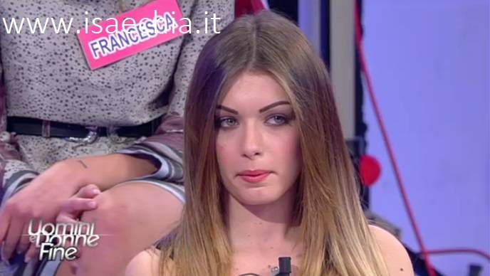 ‘Uomini e Donne’, ecco chi è Roberta De Grazia, la corteggiatrice che in esterna ha tenuto testa a Mariano Catanzaro! (Foto) preview