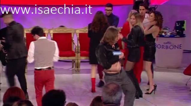 ‘Uomini e Donne’: l’opinione di Isa sulla puntata del Trono classico del 20/03/18 preview